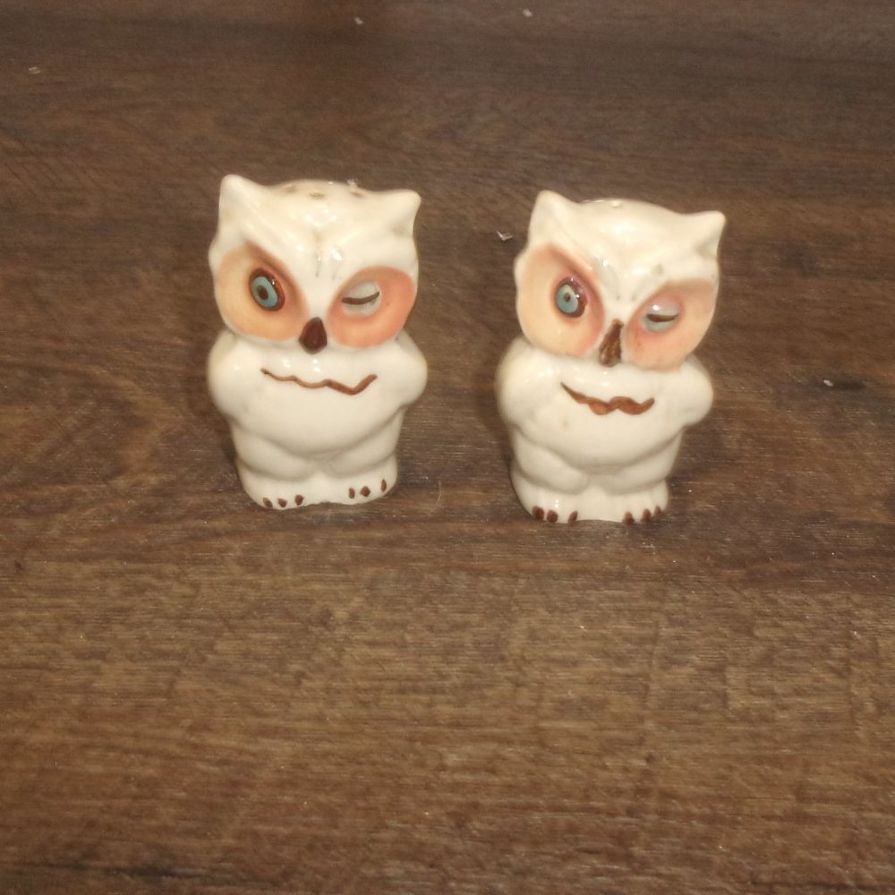 Shawnee Pottery winking owl salt pepper shakers